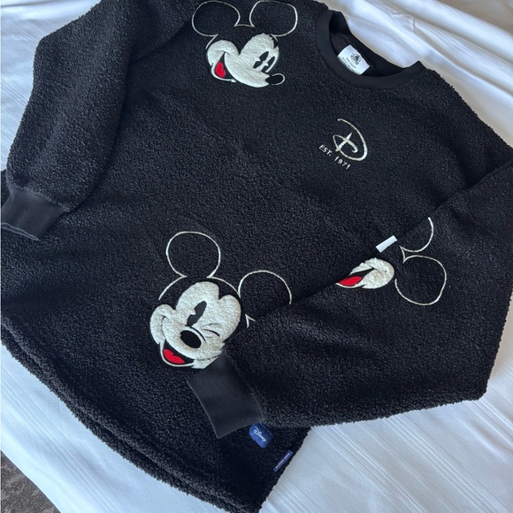 Disney Parks 2026 Black Sherpa Mickey Mouse Spirit Jersey, NWT - Picture 5 of 6